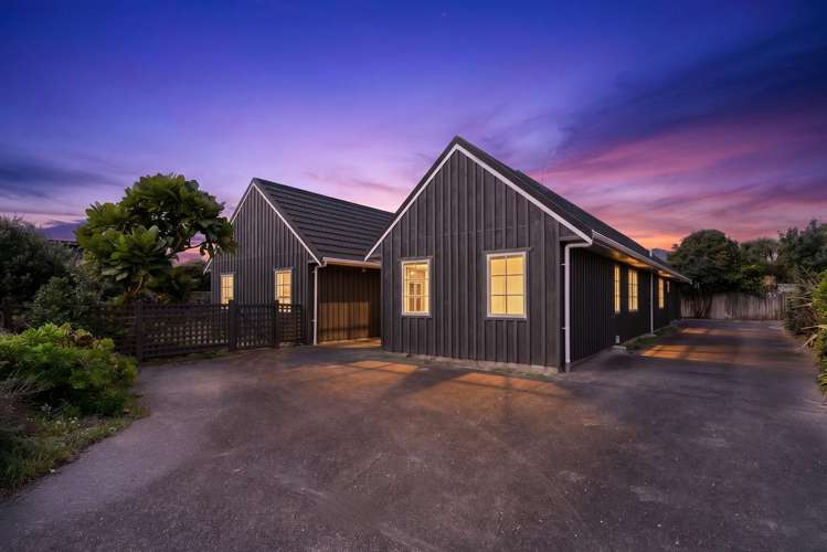 14 Olliver Grove Waikanae Beach_29