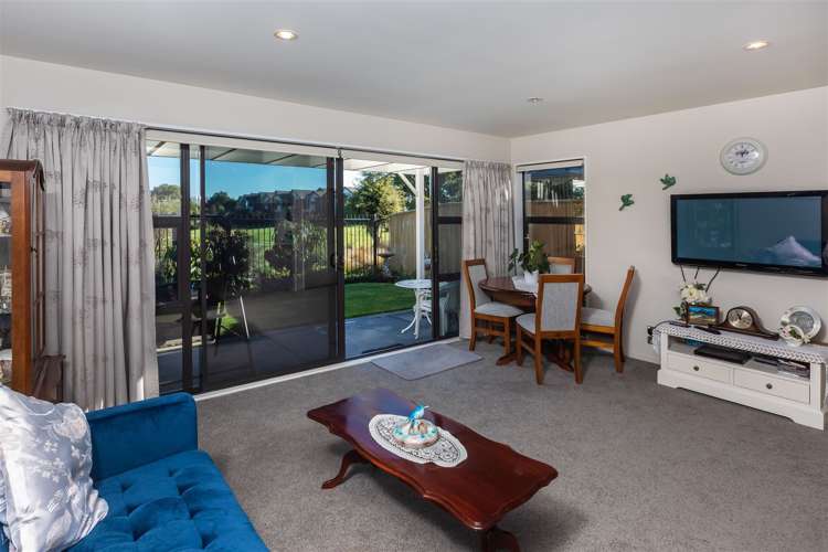 16c Saracen Avenue Northwood_9