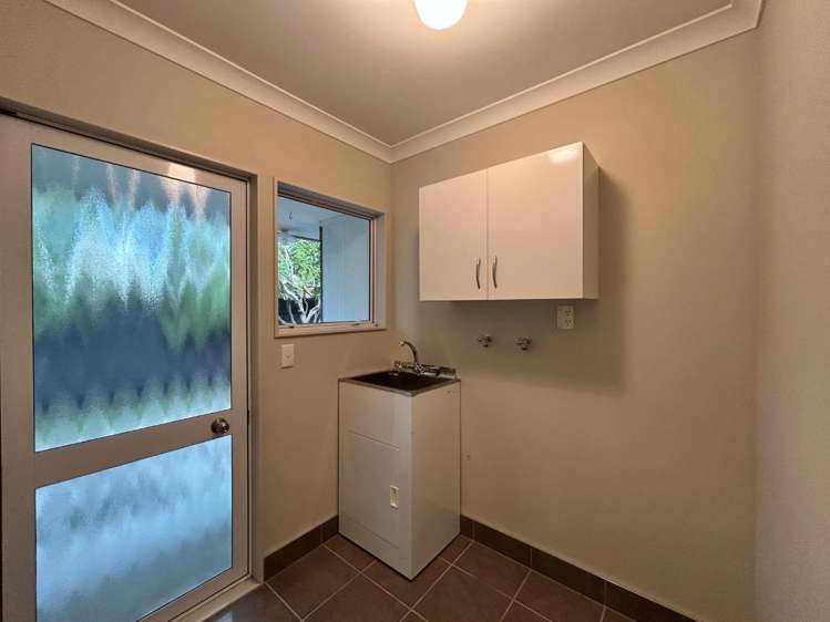 17 Whiting Crescent Greenmeadows_12