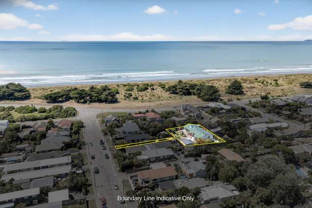 Beachside Entertainer's Paradise!