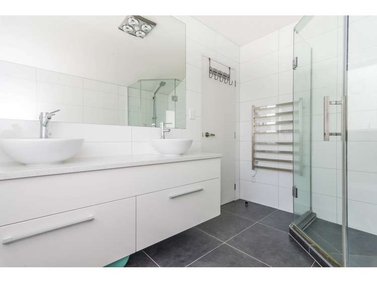 140p Hepburn Road Glendene_9