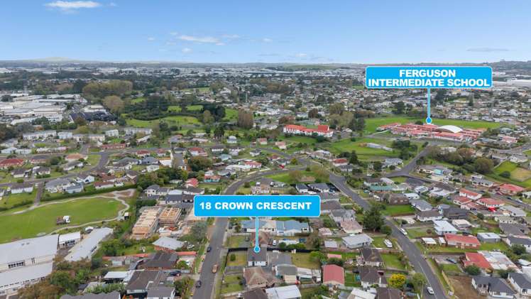 18 Crown Crescent Otara_23