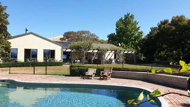 33 Corletts Road Fairhall_17