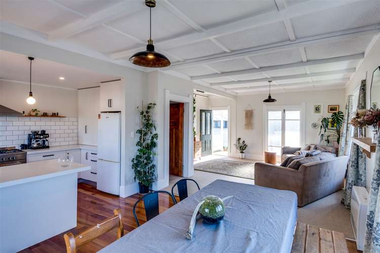 1213 Caroline Road Mayfair_9