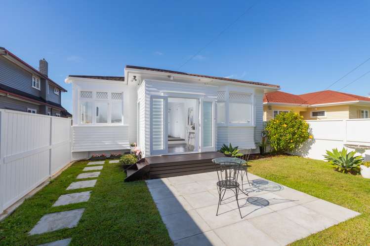 23 Harbour View Road Point Chevalier_13