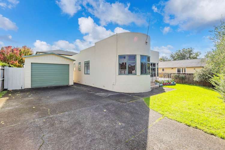 76 Archibald Road Kelston_15