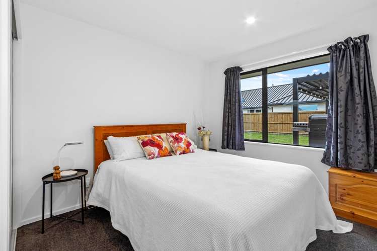 7 Bronco Drive Aidanfield_18