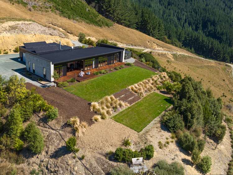 1424 Queen Charlotte Drive Anakiwa and Surrounds_20