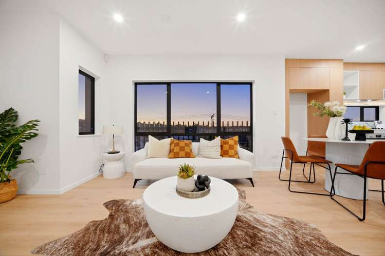 71 Archers Road_4