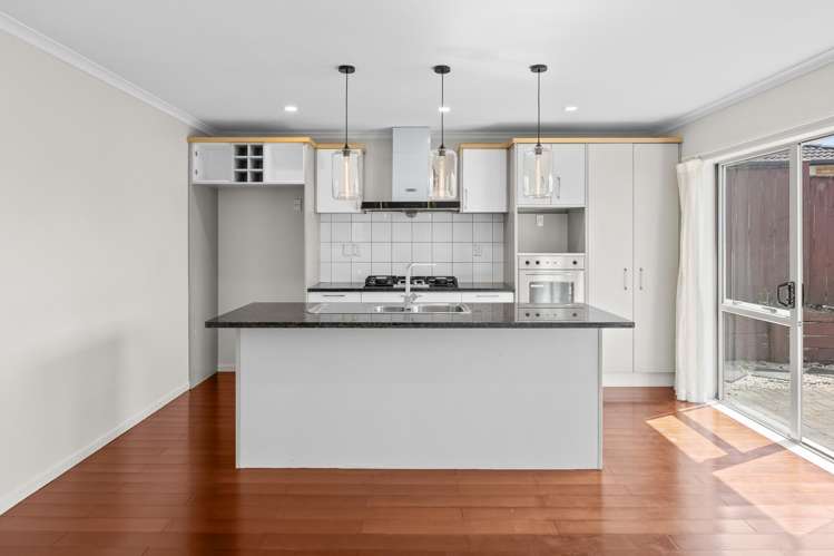 55 South Kensington Way_5