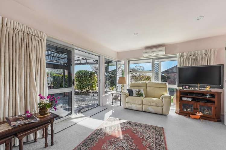 19 Stead Crescent Stoke_10