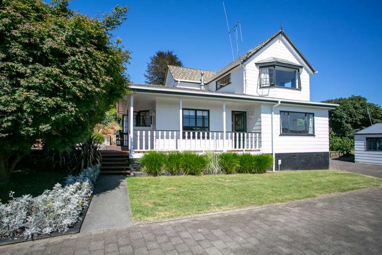 45 Sheridan Crescent Leamington_21