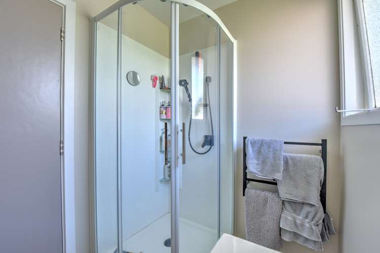 6 Main Street Mataura_13