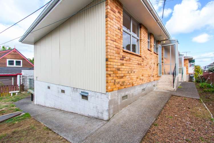 3/4 Preston Avenue Mount Albert_1