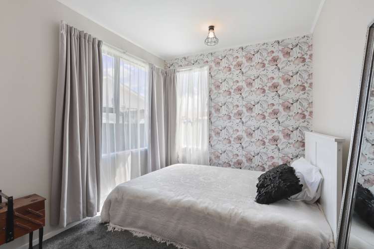 79 Solar Road Glen Eden_9