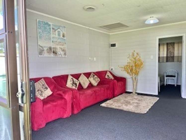 80 Millbrook Road (back house) Henderson_7