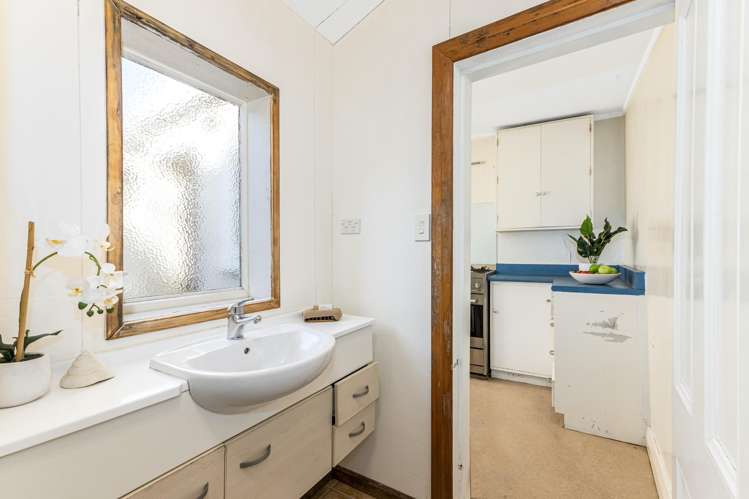 4 Hanson Street Mount Cook_13