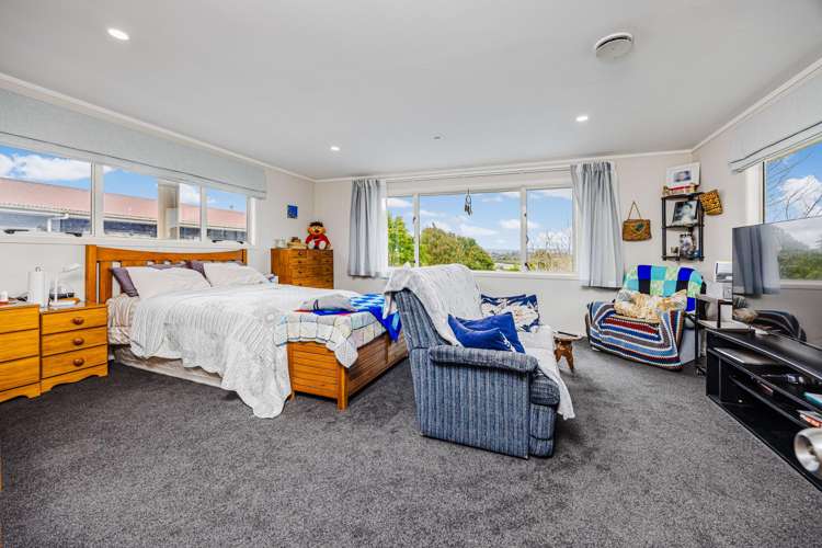 32 Evans Road Weymouth_10