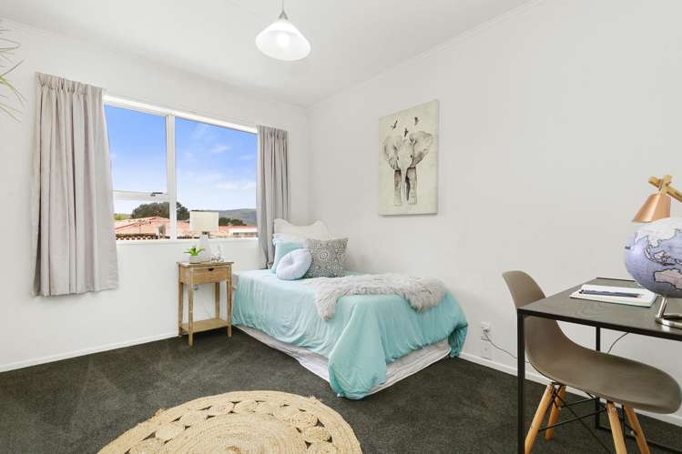 17 Gainsborough Grove Belmont_12