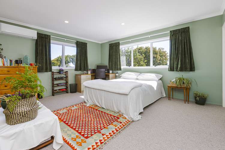 69 Beach Road Pahurehure_8