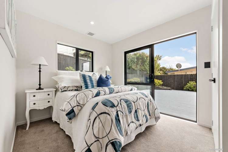 10 Copperfield Terrace Mellons Bay_7