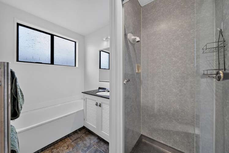 2/44 Chipping Lane Redwood_11