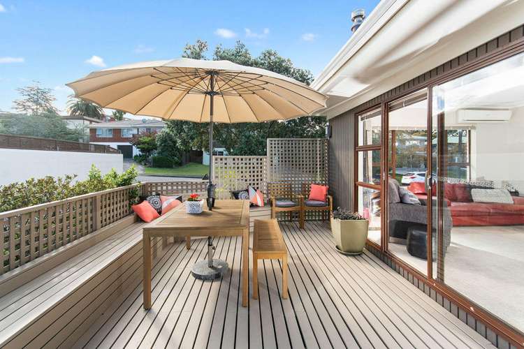 39 Nui Mana Place Te Atatu South_3