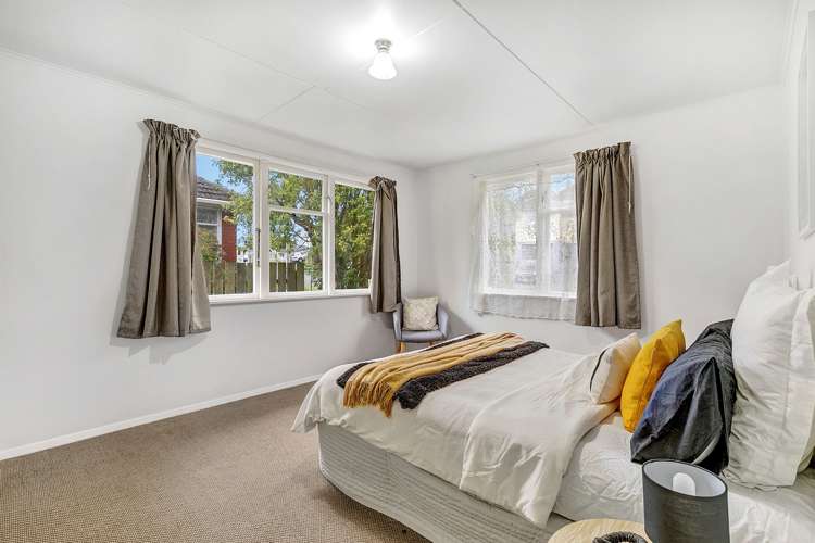 14 Durham Street Cannons Creek_10