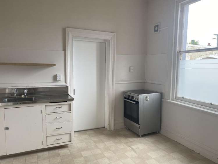 352 South Road 10263_4