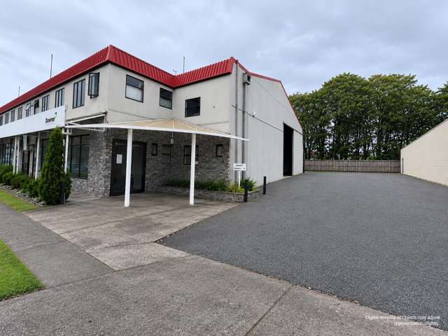 Modern workshop & office in high-traffic location