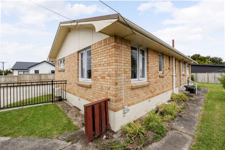 1/19 Greta Street Glenview_18