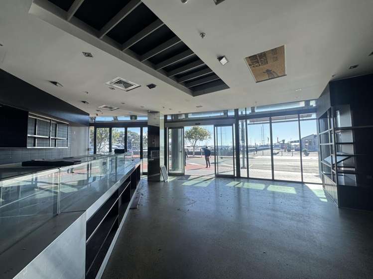 110 Customs Street West City Centre_6