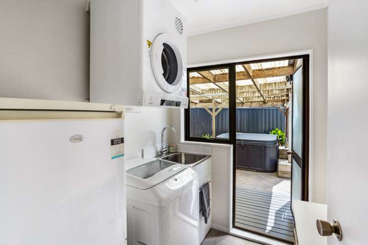 8 Crail Court Totara Heights_16