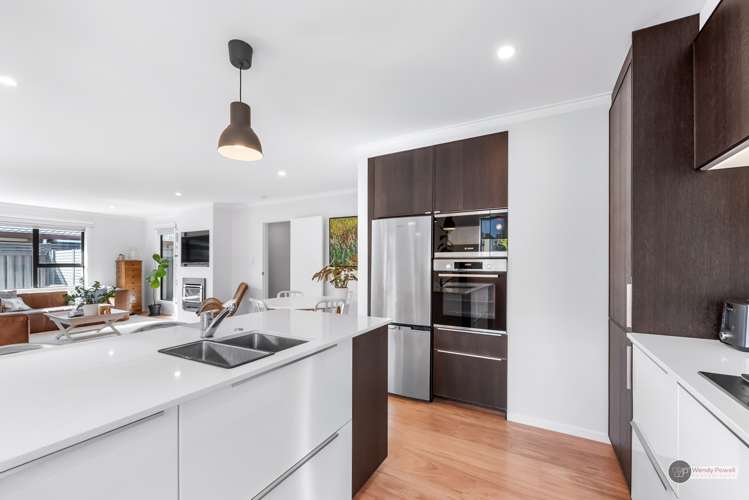 14a Nikau Grove Woburn_5