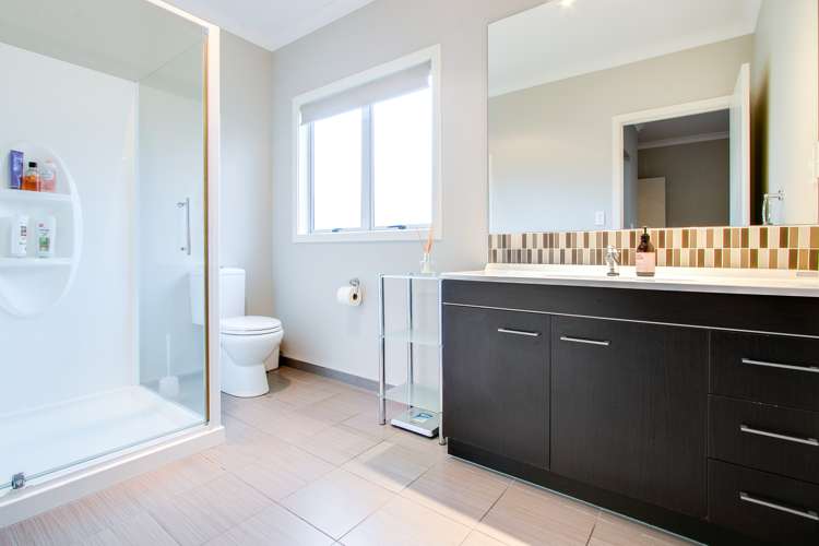 14 Palliser Place Poraiti_11