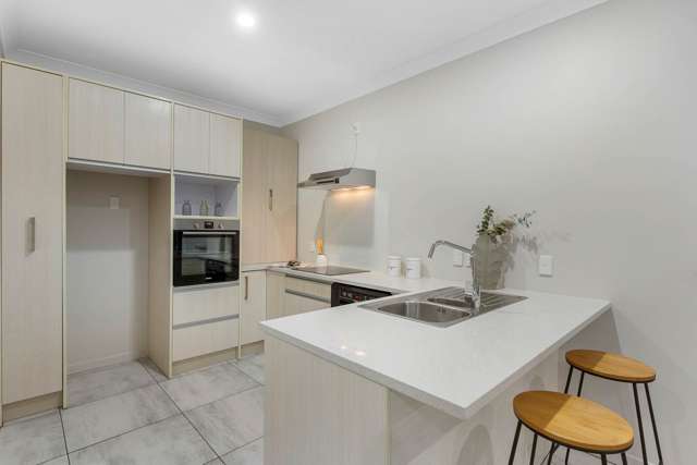 16/44 Carlos Drive Flat Bush_4