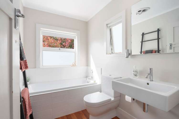 5 Roland Road Greenhithe_22