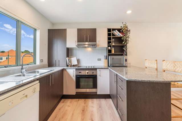 Stunning Coastal Living Awaits