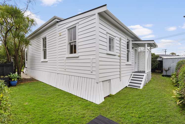 54 Eskdale Road Birkdale_15