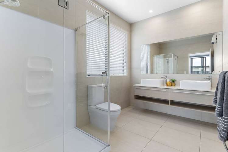 16 Lydiard Place Beachlands_23