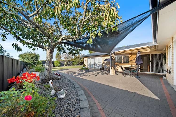 17 Flora Place Wattle Downs_35