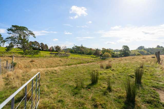 Two North-Facing 1ha Lifestyle Sections