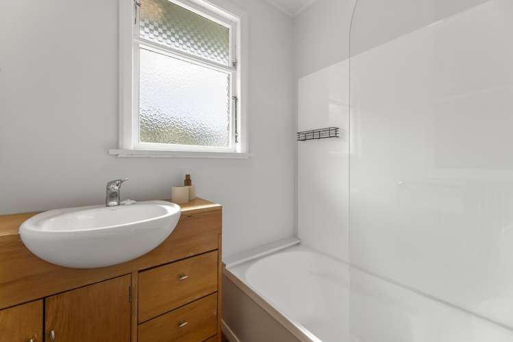 75 Gilkison Street Halfway Bush_16