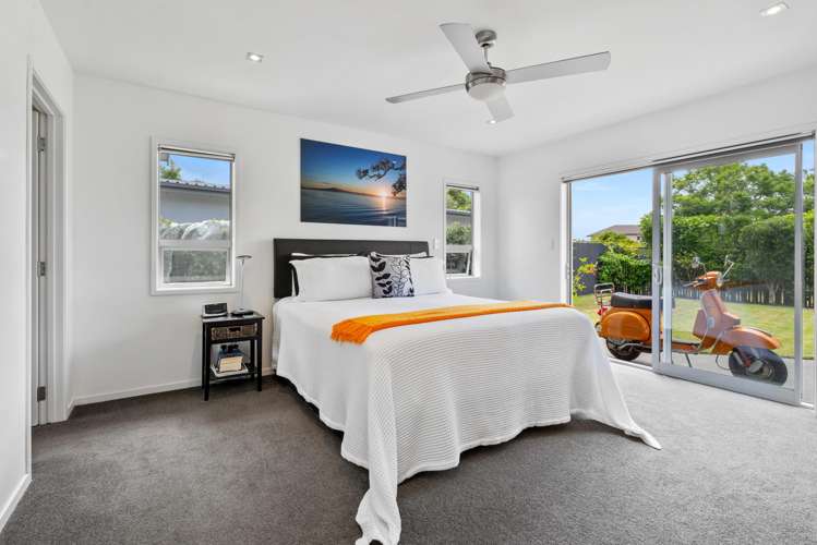 33 O'Farrell Drive One Tree Point_17