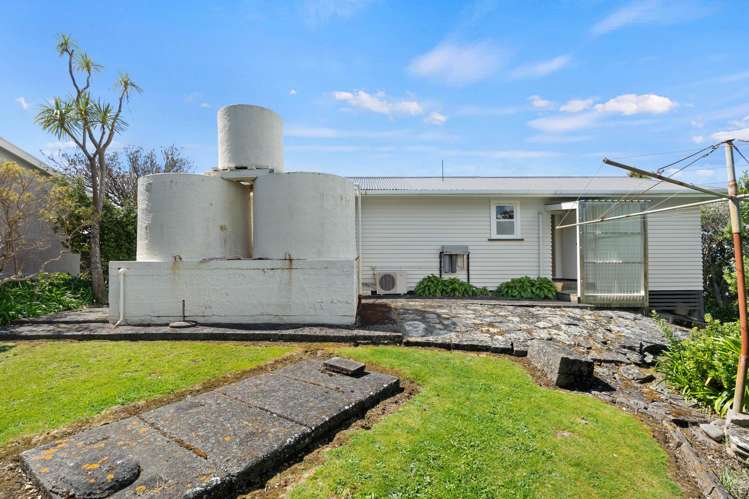 5 Guthrie Crescent Castlepoint_11