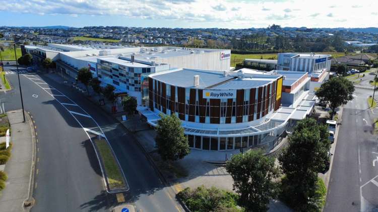 4F/20 Central Boulevard Silverdale_2