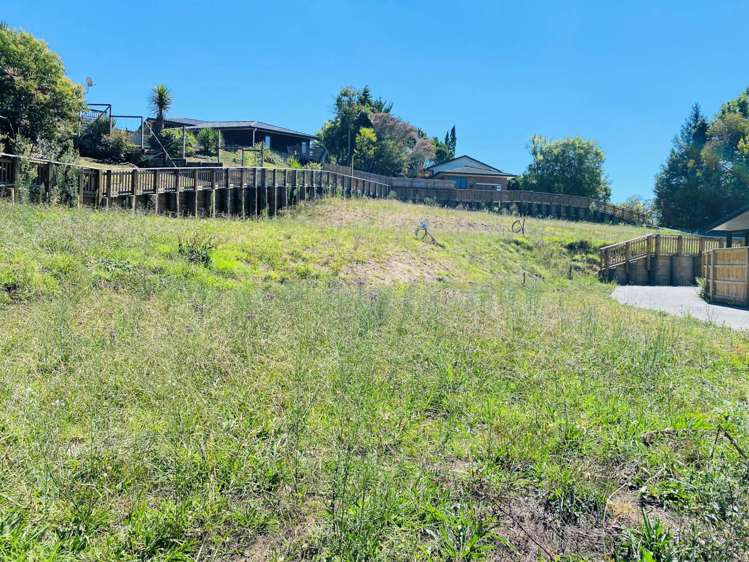 7 Kaihuia Lane Oratia_9