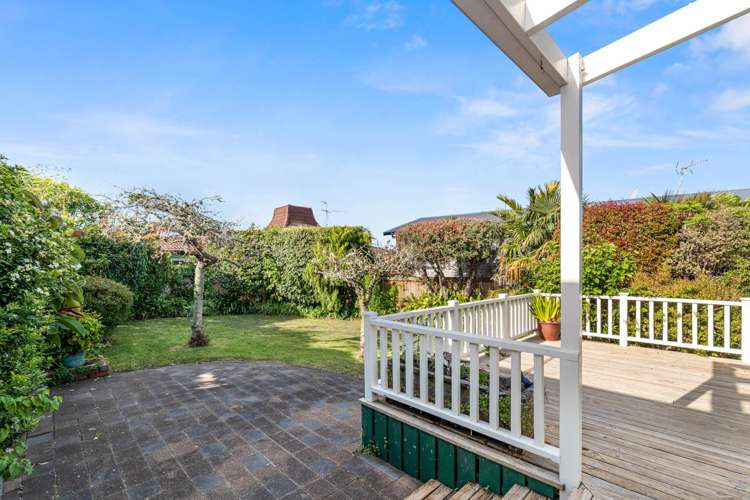 17 Hanlon Crescent Narrow Neck_17