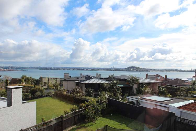 12 Fenton Circus Orakei_8