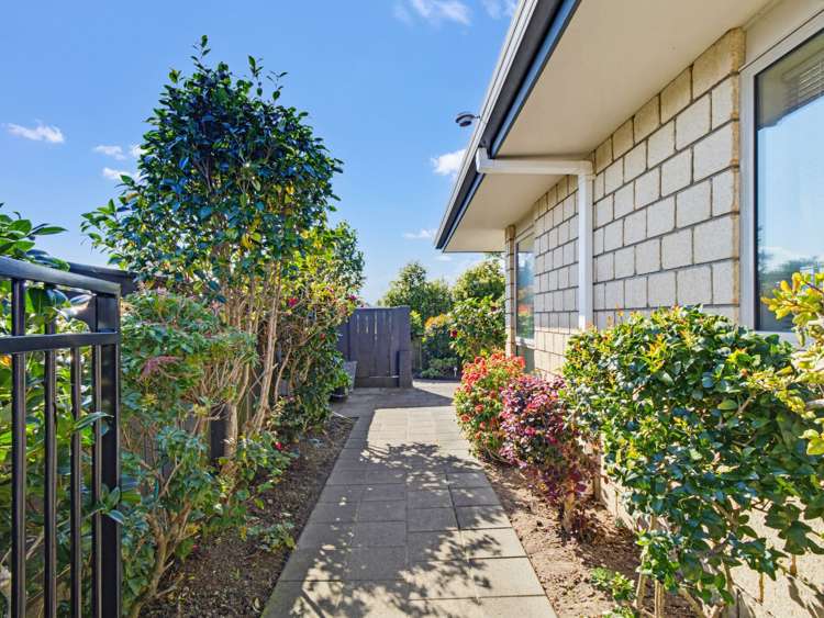 16A Basley Road Owhata_21
